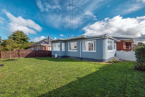 Photo of property in 1/72 Lynwood Road, New Lynn, Auckland, 0600