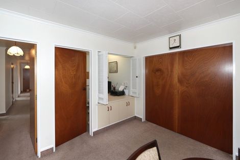Photo of property in 243a Warwick Road, Mayfair, Hastings, 4122