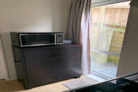 Photo of property in 73 Tamahere Drive, Glenfield, Auckland, 0629