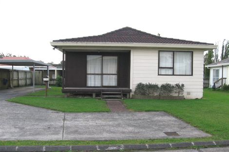 Photo of property in 2/229 Waitemata Drive, Ranui, Auckland, 0612