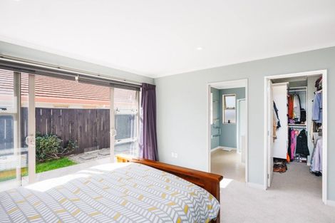 Photo of property in 33 Tennyson Avenue, Kelvin Grove, Palmerston North, 4414