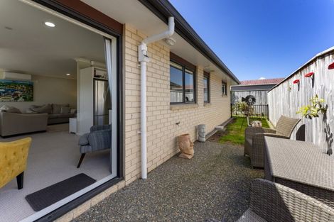 Photo of property in 15 Ian Peter Way, Otaki, 5512