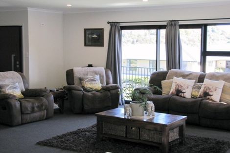 Photo of property in 93 Hindmarsh Drive, Rangatira Park, Taupo, 3330