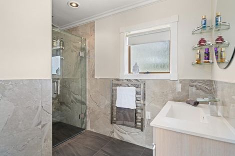 Photo of property in 12 Tobacco Hill, Welcome Bay, Tauranga, 3175