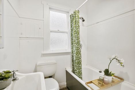 Photo of property in 50 Camperdown Road, Miramar, Wellington, 6022