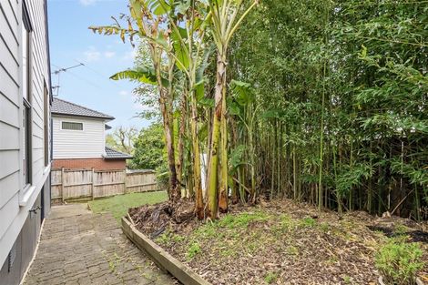 Photo of property in 70 Hutchinsons Road, Bucklands Beach, Auckland, 2014