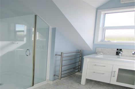 Photo of property in 18 Middleton Road, Johnsonville, Wellington, 6037