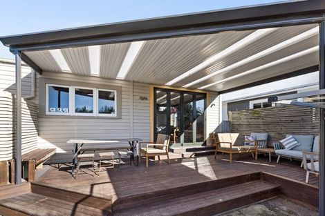 Photo of property in 247 Georges Drive, Napier South, Napier, 4110