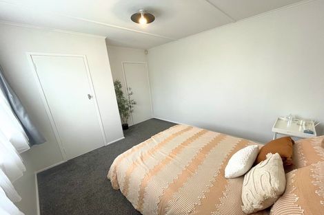 Photo of property in 1 Marlene Avenue, Te Atatu South, Auckland, 0610