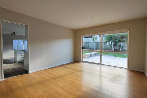 Photo of property in 27 Calypso Way, Unsworth Heights, Auckland, 0632