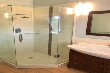 Photo of property in 11 Ocean View Road, Milford, Auckland, 0620