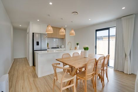 Photo of property in 16 Northampton Drive, Prebbleton, 7676