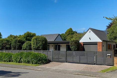 Photo of property in 5 Ngarara Road, Waikanae, 5036