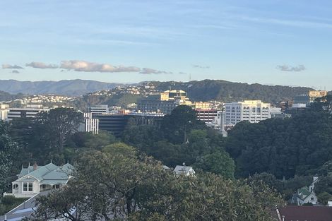 Photo of property in 4/15 Upper Lewisville Terrace, Thorndon, Wellington, 6011