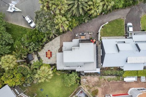 Photo of property in 2/946 Beach Road, Waiake, Auckland, 0630