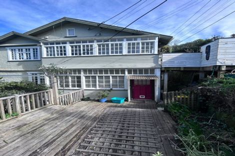 Photo of property in 145 Kelburn Parade, Kelburn, Wellington, 6012