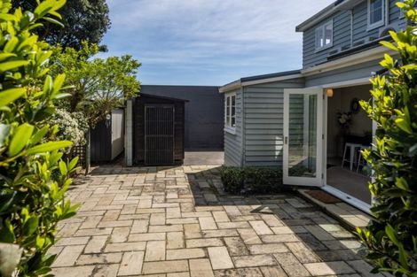 Photo of property in 7 Hinau Street, Eastbourne, Lower Hutt, 5013