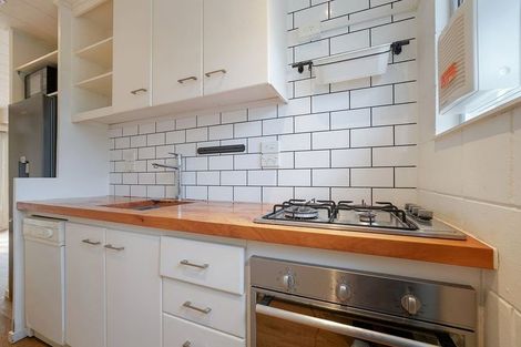 Photo of property in 12/18 Parr Terrace, Castor Bay, Auckland, 0620