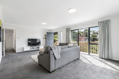 Photo of property in 2/13 Noeleen Street, Glenfield, Auckland, 0629