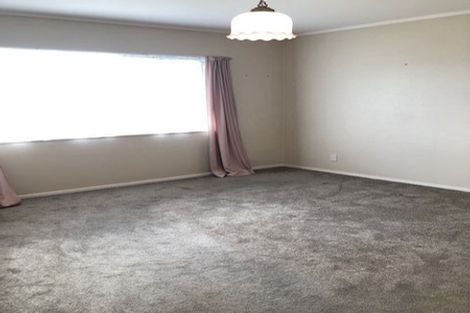 Photo of property in 32 Sunnyview Avenue, Shelly Park, Auckland, 2014