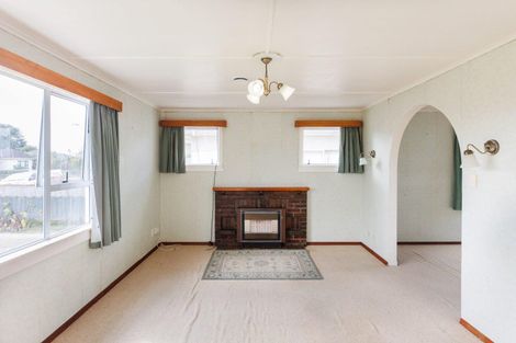 Photo of property in 4 Glasgow Street, Takaro, Palmerston North, 4412