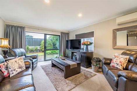 Photo of property in 3 Quartz Place, Brown Owl, Upper Hutt, 5018