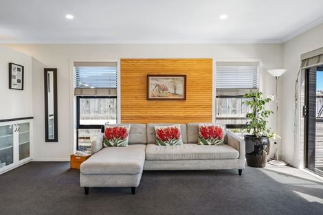 Photo of property in 8 Ash Close, Levin, 5510