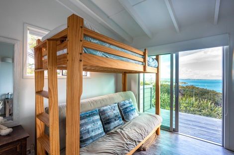 Photo of property in 50 Carsons Road, Waiheke Island, 1971