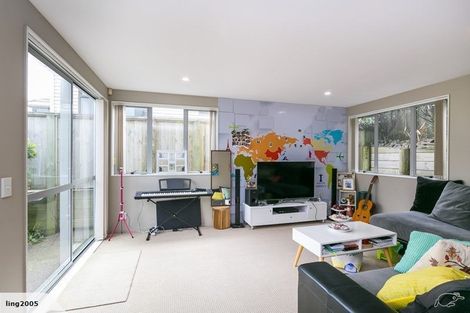 Photo of property in 14 Bracken Road, Newlands, Wellington, 6037
