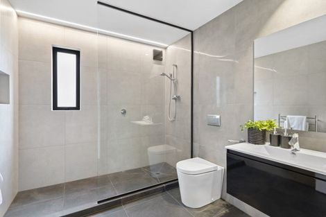 Photo of property in 14a Stanley Point Road, Stanley Point, Auckland, 0624