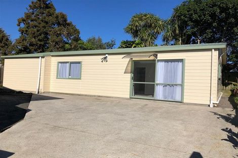 Photo of property in 4 Pureora Place, Clendon Park, Auckland, 2103
