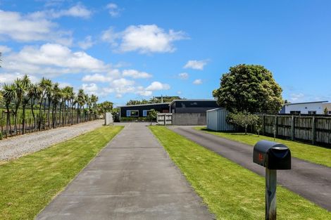 Photo of property in 130a Wairau Road, Oakura, 4314