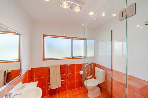 Photo of property in 2 Belgrove Drive, Waipukurau, 4200