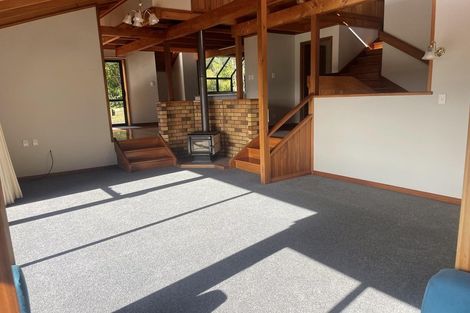 Photo of property in 18 Rayner Road, Piha, New Lynn, 0772