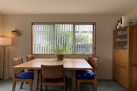 Photo of property in 21 Angel Way, Stanmore Bay, Whangaparaoa, 0932