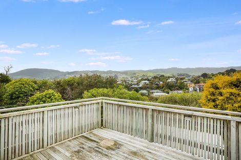 Photo of property in 15 Tainui Terrace, Tawa, Wellington, 5028