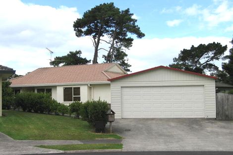 Photo of property in 10 Lanier Place, Glendene, Auckland, 0602