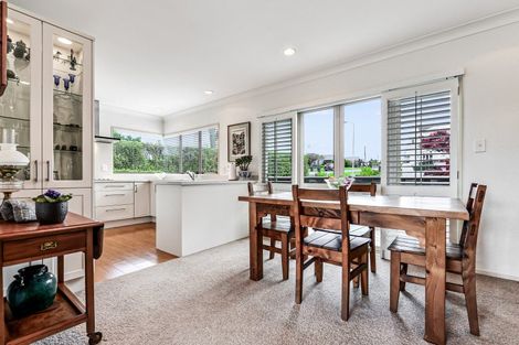 Photo of property in 66 Saint Andrews Terrace, St Andrews, Hamilton, 3200