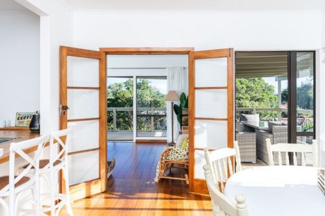 Photo of property in 13 Regent Street, Whakapirau, Maungaturoto, 0583