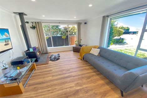 Photo of property in 11 Ian Place, Bishopdale, Christchurch, 8053