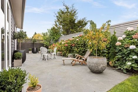 Photo of property in 18a Cambridge Terrace, Taradale, Napier, 4112