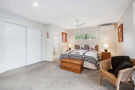 Photo of property in 9 Crampton Court, Orewa, 0931