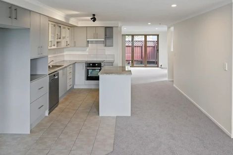 Photo of property in 16 Merlot Lane, Pukekohe, 2120