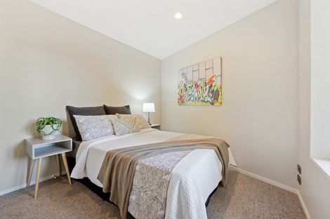 Photo of property in 5 Mcclintock Lane, Sockburn, Christchurch, 8042