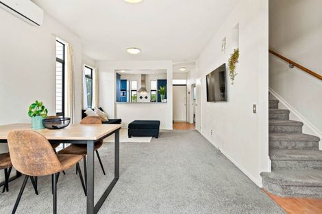 Photo of property in 83/2 Armoy Drive, East Tamaki, Auckland, 2016