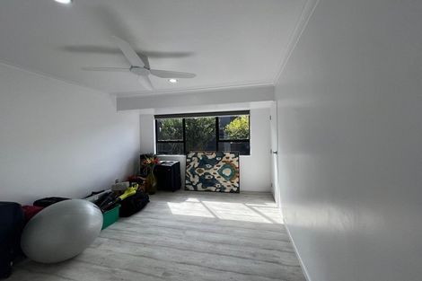 Photo of property in 1/131 Botany Road, Botany Downs, Auckland, 2010