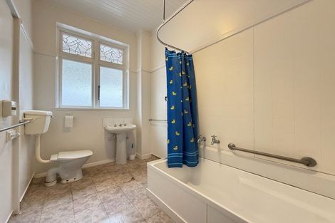 Photo of property in 2/134 Evans Bay Parade, Roseneath, Wellington, 6021