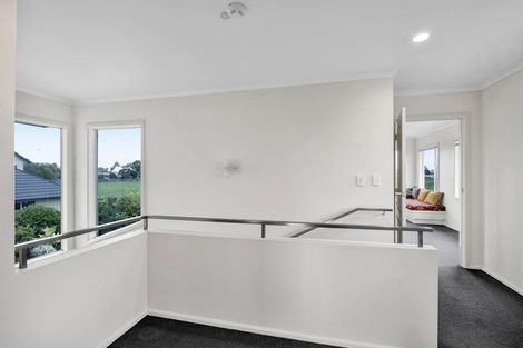 Photo of property in 8 Edna Wills Place, Hawera, 4610