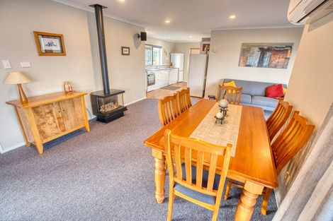 Photo of property in 9 Ranui Place, Moana, 7872