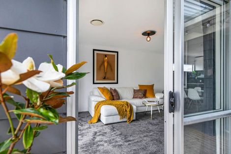 Photo of property in 6 Keryn Place, Opaheke, Papakura, 2113